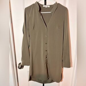 Women’s BCBG Generation Olive Green Long Tunic w/stretch- size Small